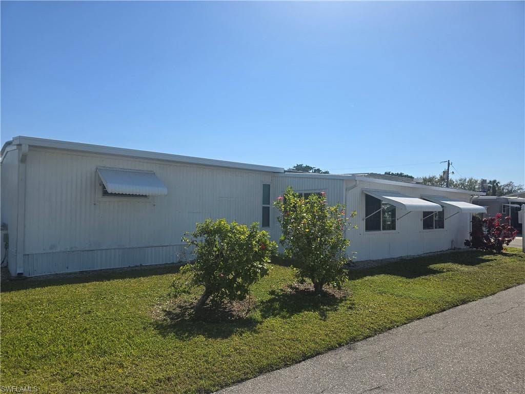 99 Moorhead MNR # 99, NAPLES FL 34112-21