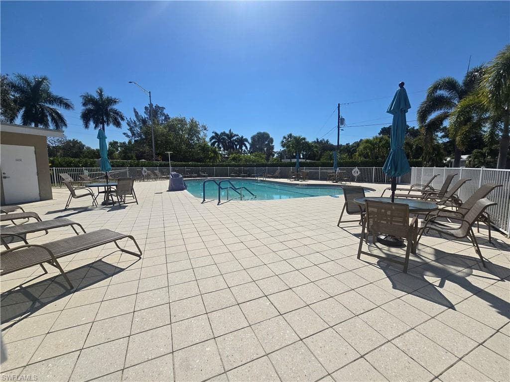99 Moorhead MNR # 99, NAPLES FL 34112-23