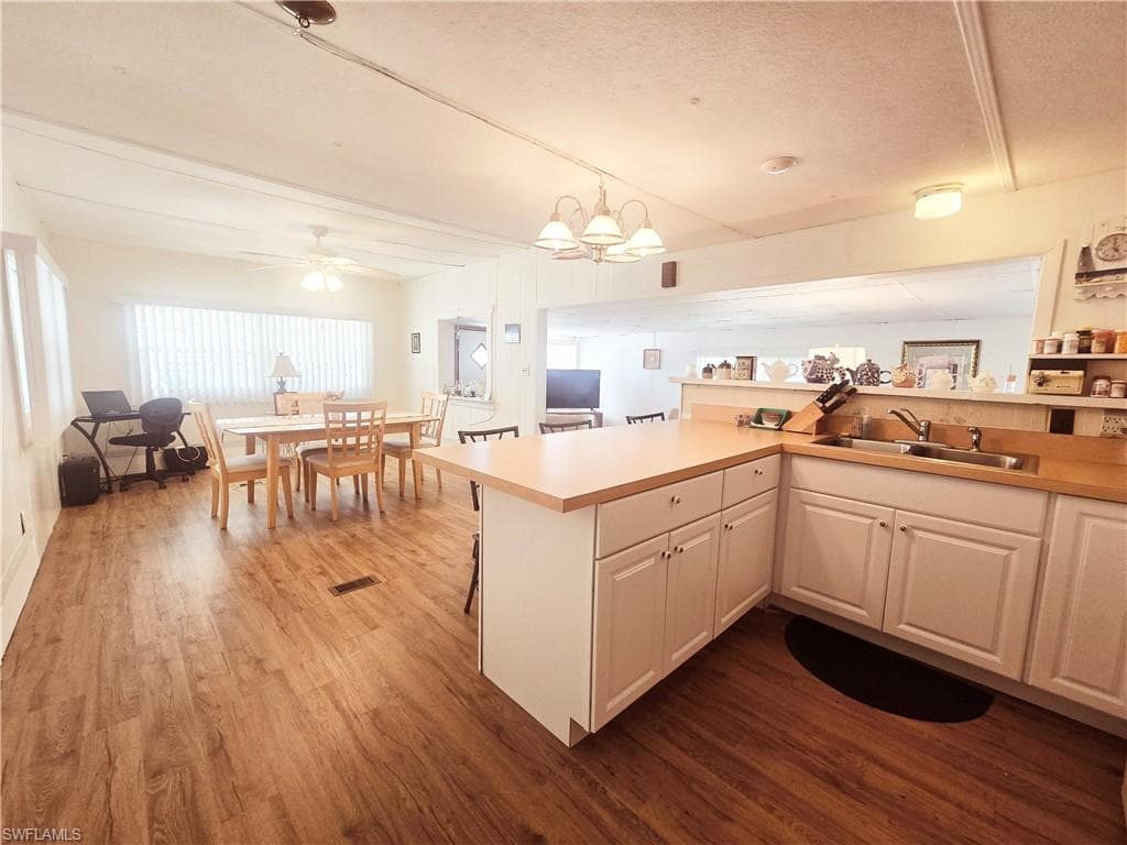 99 Moorhead MNR # 99, NAPLES FL 34112-10