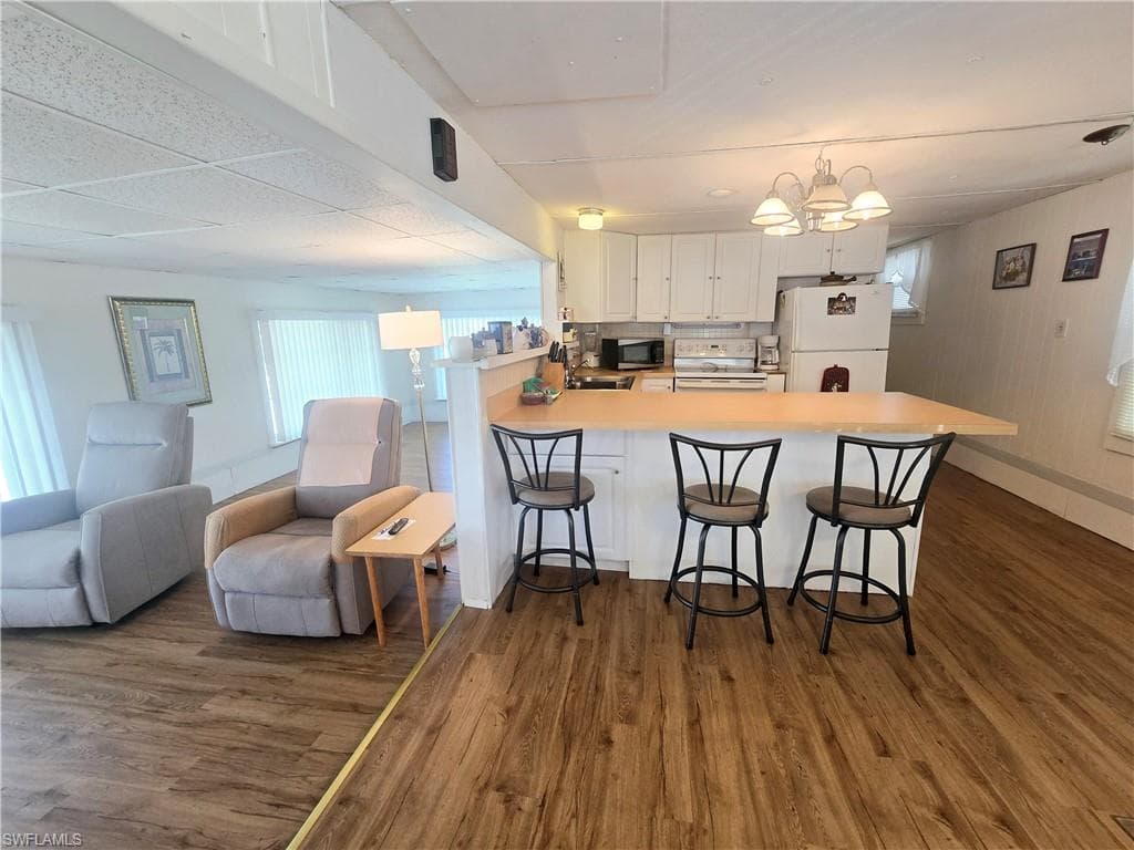 99 Moorhead MNR # 99, NAPLES FL 34112-7