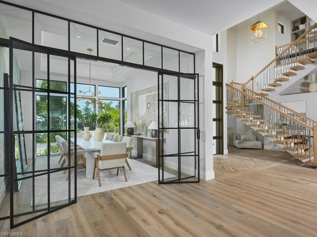 595 16th AVE S, NAPLES FL 34102-6