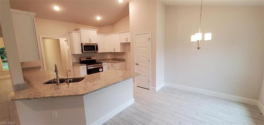 1055 Merry ST E, LEHIGH ACRES FL 33974-3