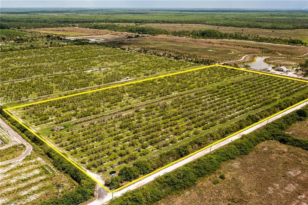 21979 Carter RD, ESTERO FL 33928-7