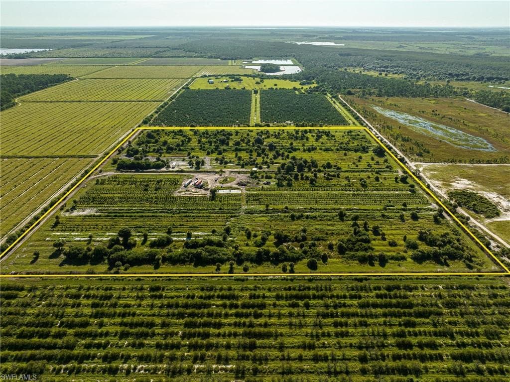 21999 Carter RD, ESTERO FL 33928-6