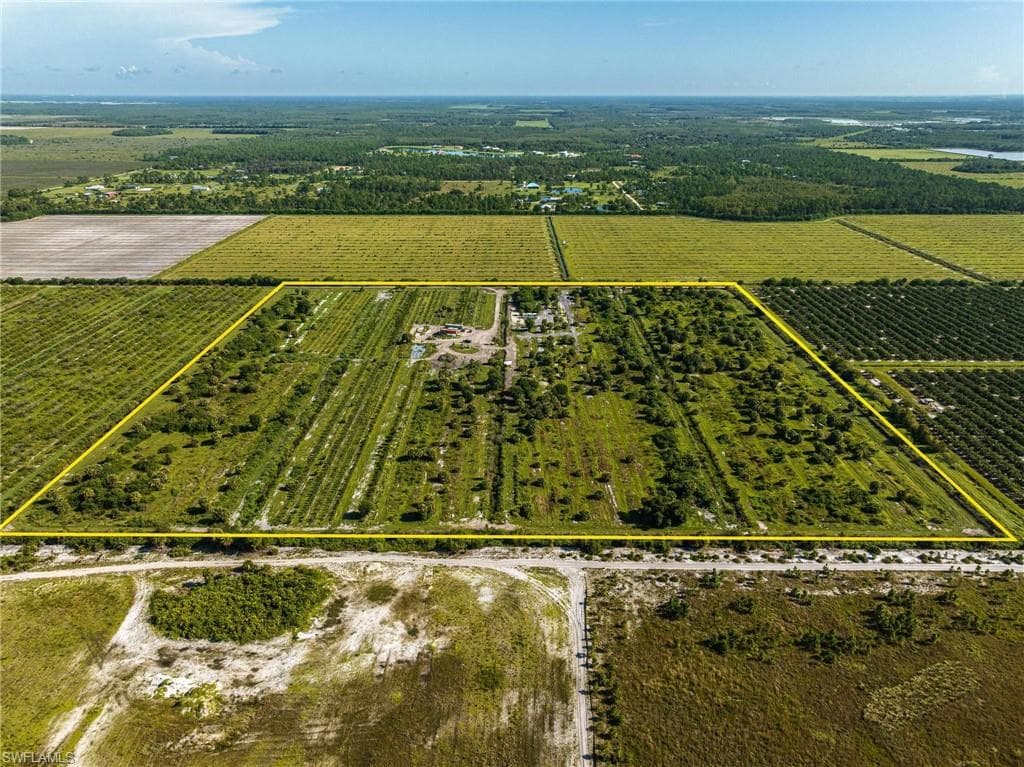 21999 Carter RD, ESTERO FL 33928-7