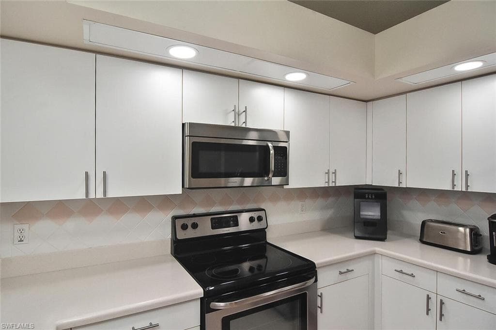 2202 McGregor Park CIR, FORT MYERS FL 33908-12