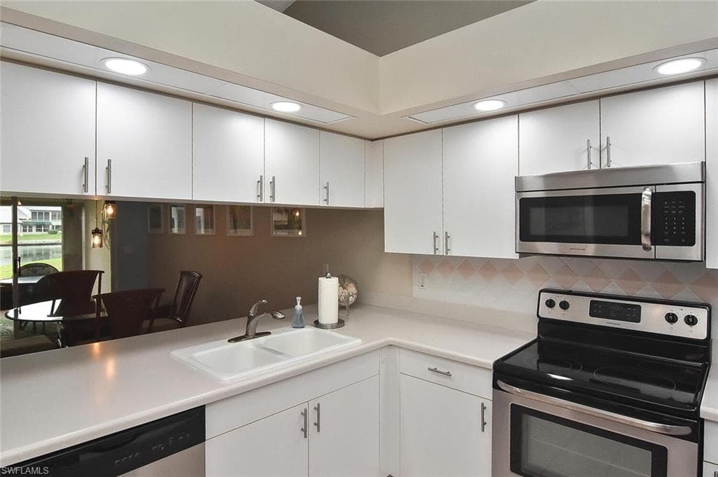 2202 McGregor Park CIR, FORT MYERS FL 33908-13
