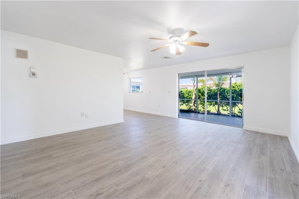 23 Kings RD, NAPLES FL 34112-1