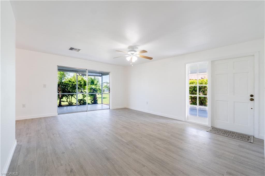 23 Kings RD, NAPLES FL 34112-7