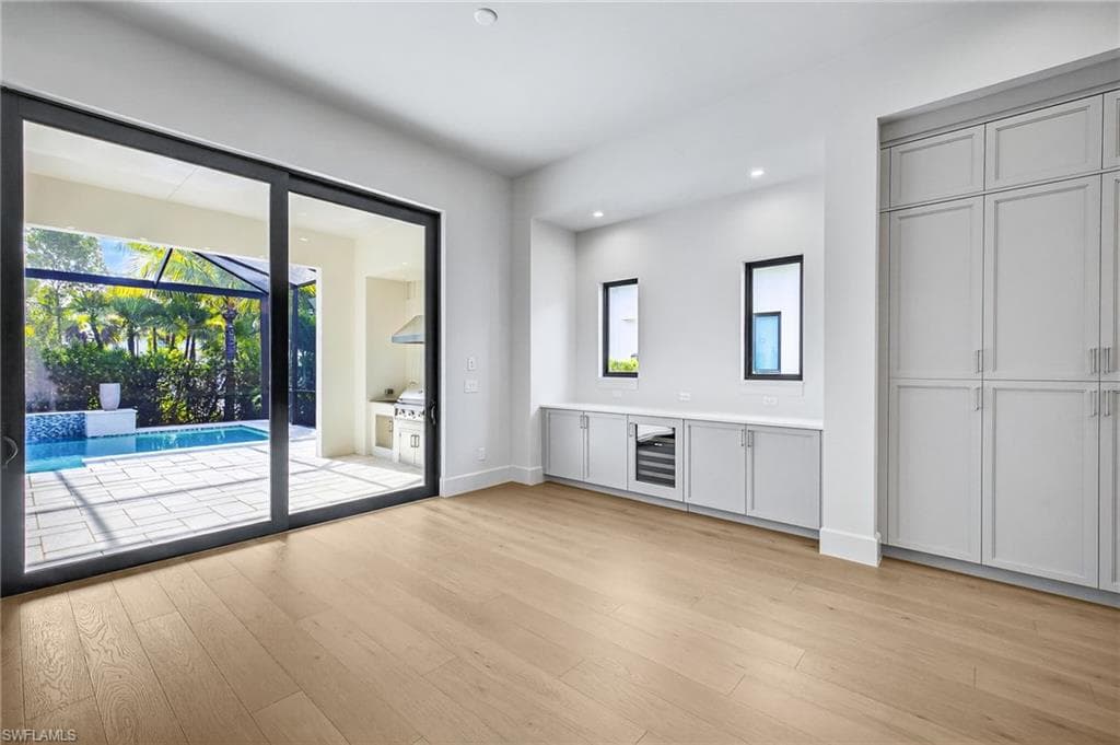 2032 Cambridge Park DR, NAPLES FL 34109-5