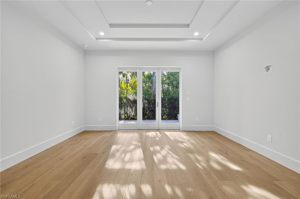 2032 Cambridge Park DR, NAPLES FL 34109-11