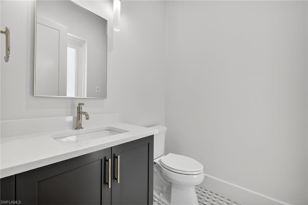 2032 Cambridge Park DR, NAPLES FL 34109-27