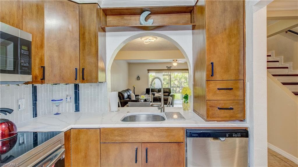 4514 SW 8th PL # 11, CAPE CORAL FL 33914-4