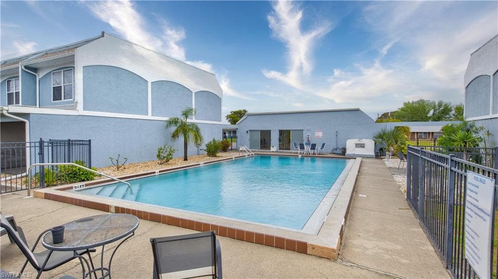 4514 SW 8th PL # 11, CAPE CORAL FL 33914-28