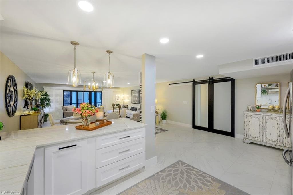 3333 Gulf Shore BLVD N # 103, NAPLES FL 34103-11