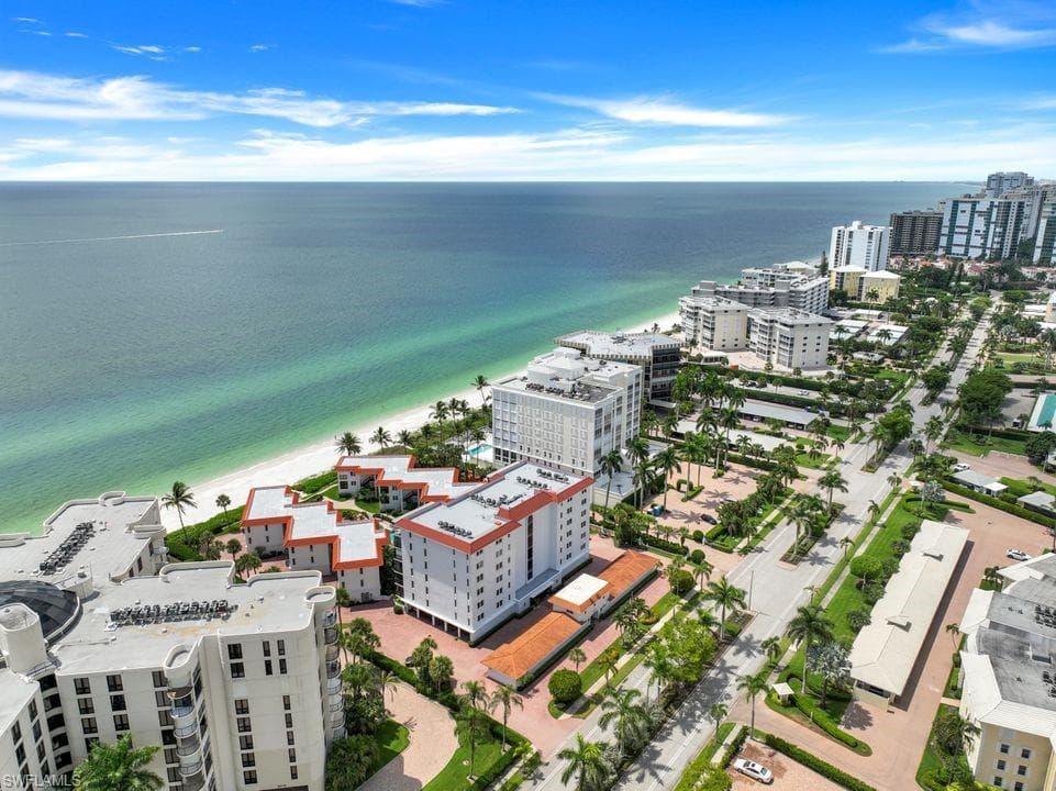 3333 Gulf Shore BLVD N # 103, NAPLES FL 34103-19