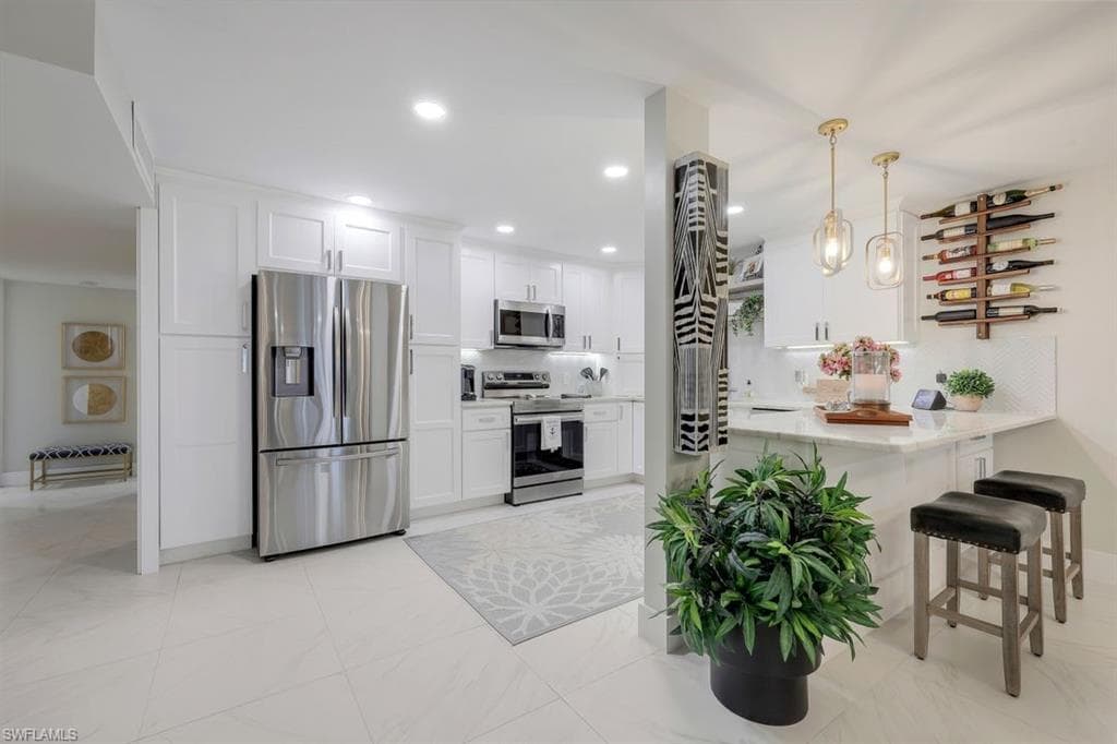3333 Gulf Shore BLVD N # 103, NAPLES FL 34103-8