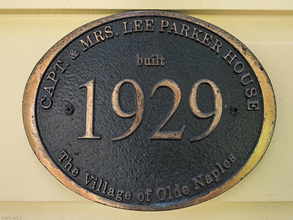 680 8th AVE S, NAPLES FL 34102-2