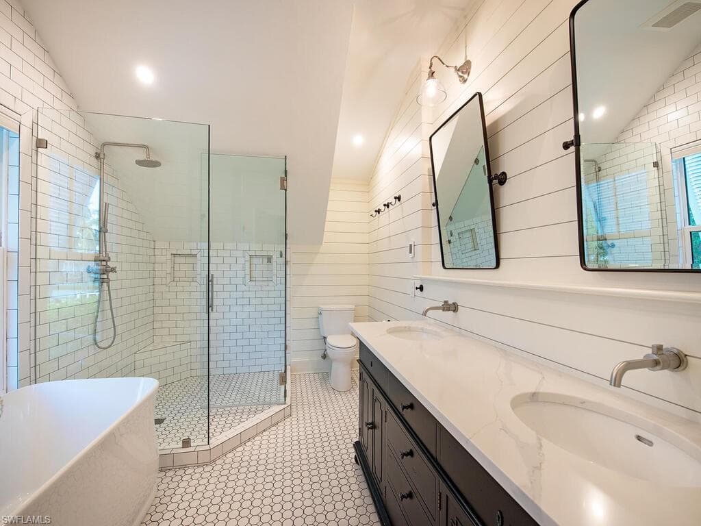 680 8th AVE S, NAPLES FL 34102-18