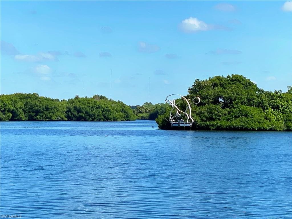 241 Tangerine DR, FORT MYERS FL 33905-5