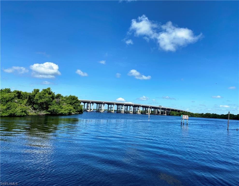 241 Tangerine DR, FORT MYERS FL 33905-8