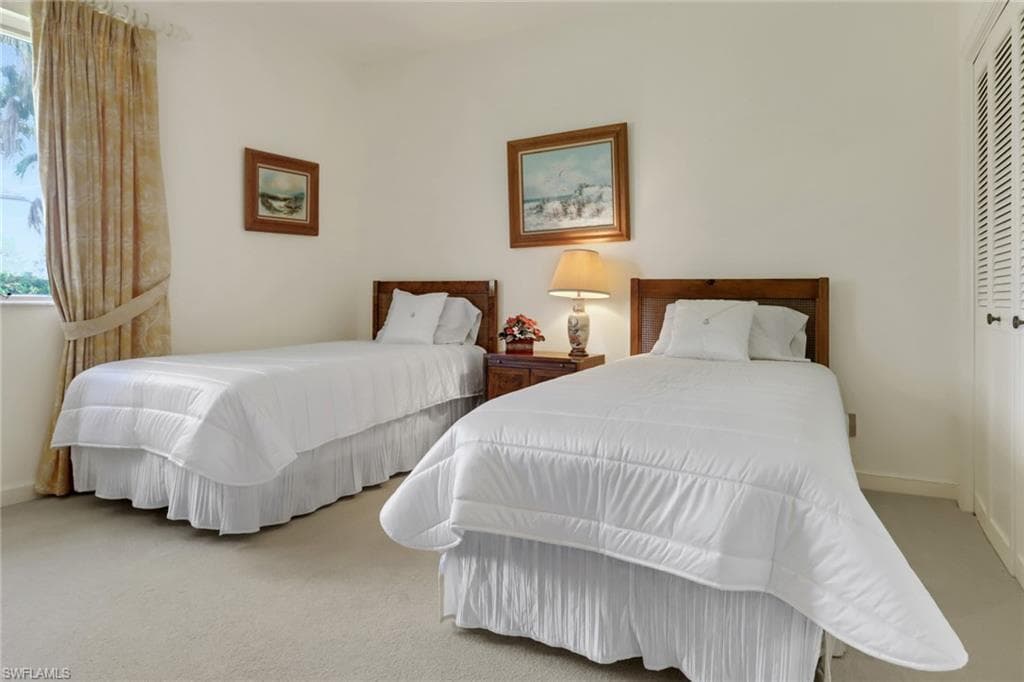 4724 Oak Leaf DR, NAPLES FL 34119-14