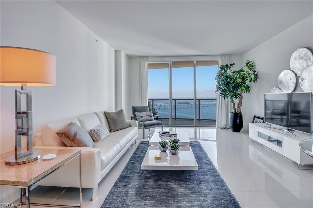 3000 Oasis Grand BLVD 3005-1