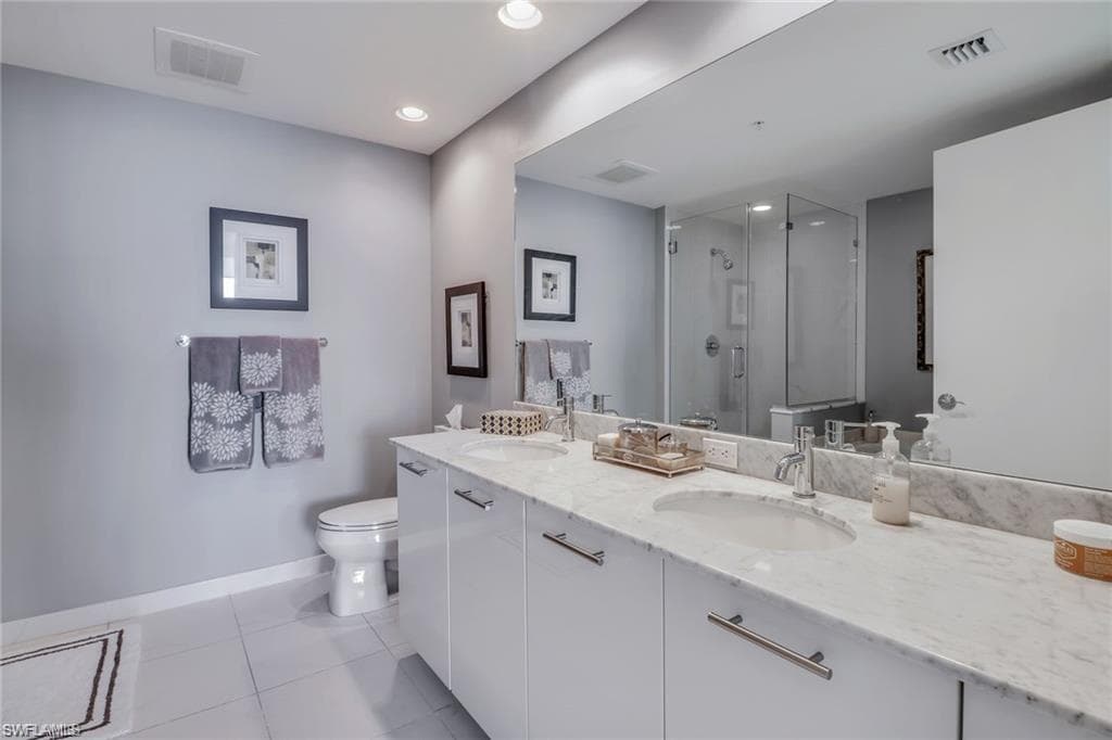 3000 Oasis Grand BLVD 3005-8
