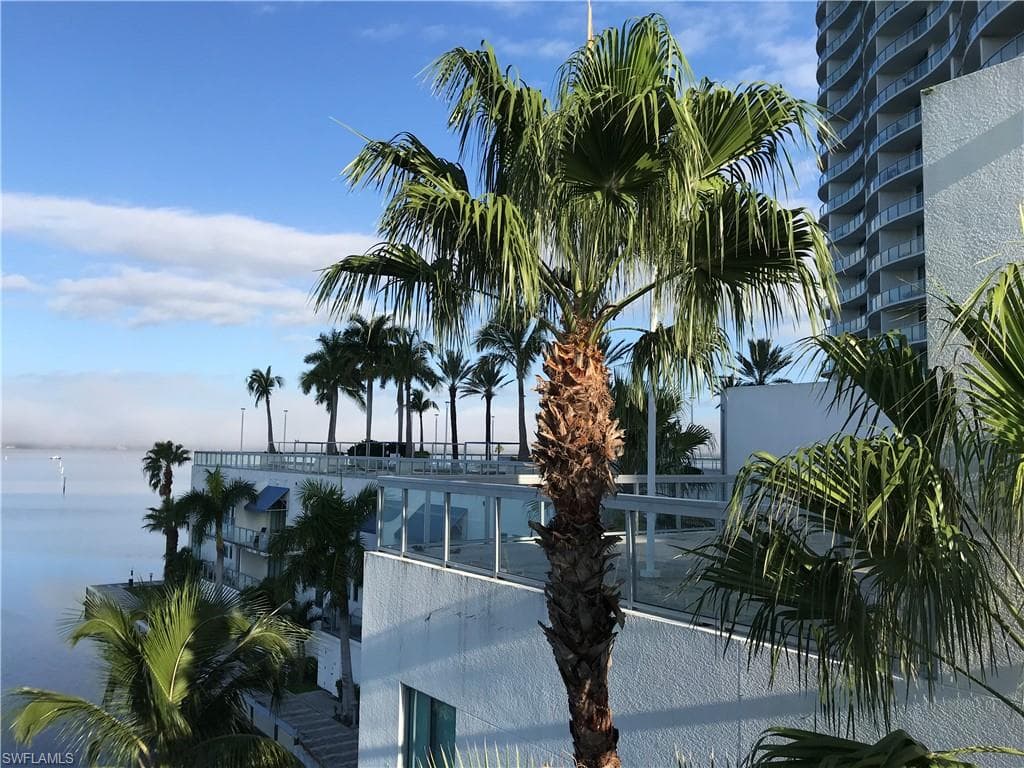 3000 Oasis Grand BLVD 3005-23