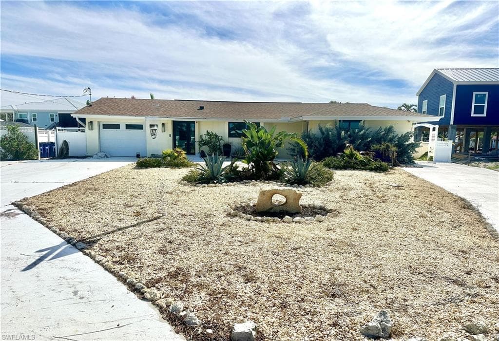 120 ALBATROSS ST, FORT MYERS BEACH FL 33931-1