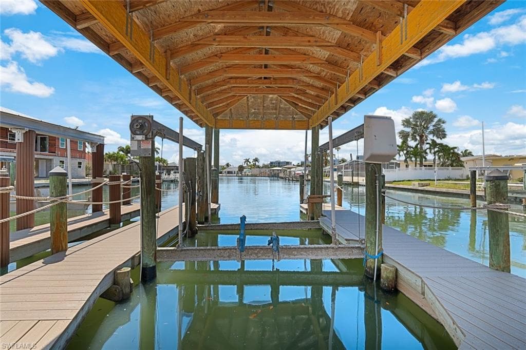 120 ALBATROSS ST, FORT MYERS BEACH FL 33931-29