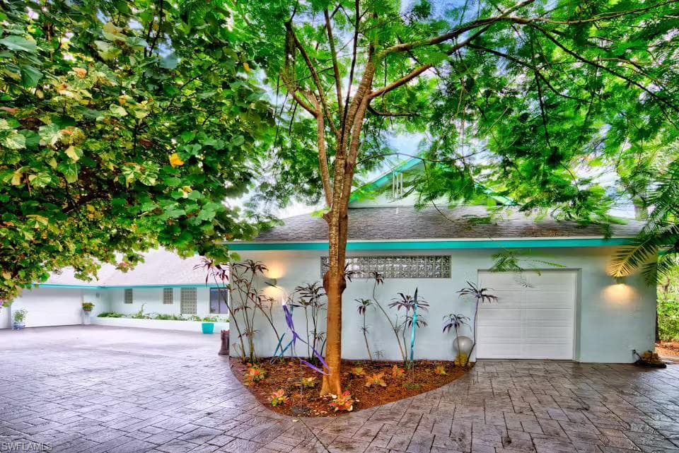 4324 Butterfly Orchid LN, NAPLES FL 34119-29