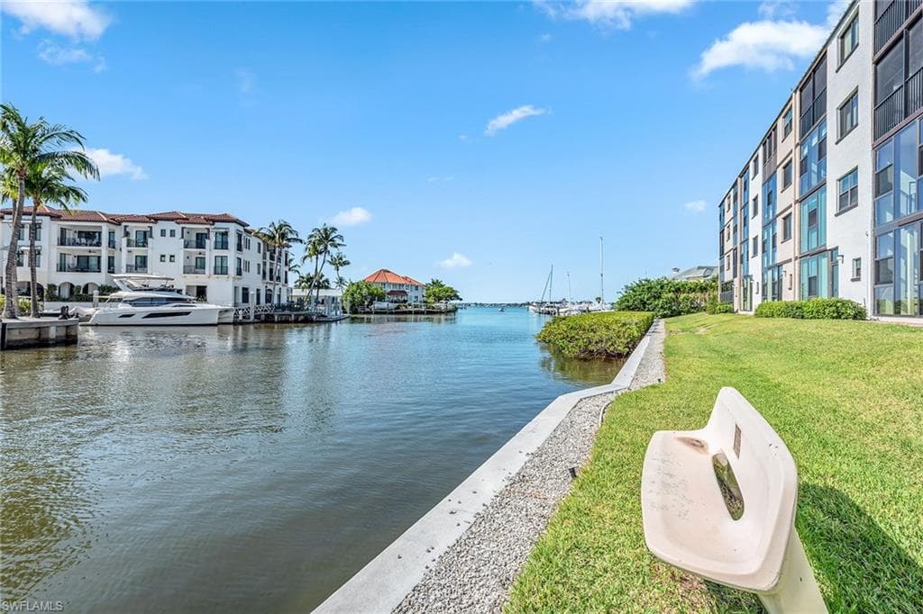 807 River Point DR # 105D, NAPLES FL 34102-31