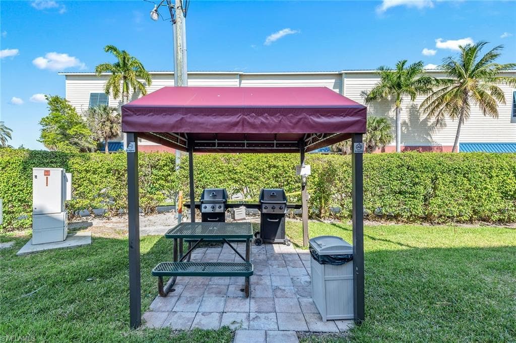 807 River Point DR # 105D, NAPLES FL 34102-28