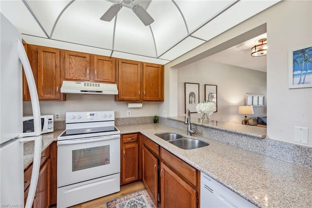 807 River Point DR # 105D, NAPLES FL 34102-7