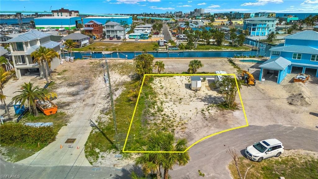 740 Matanzas CT, FORT MYERS BEACH FL 33931-2