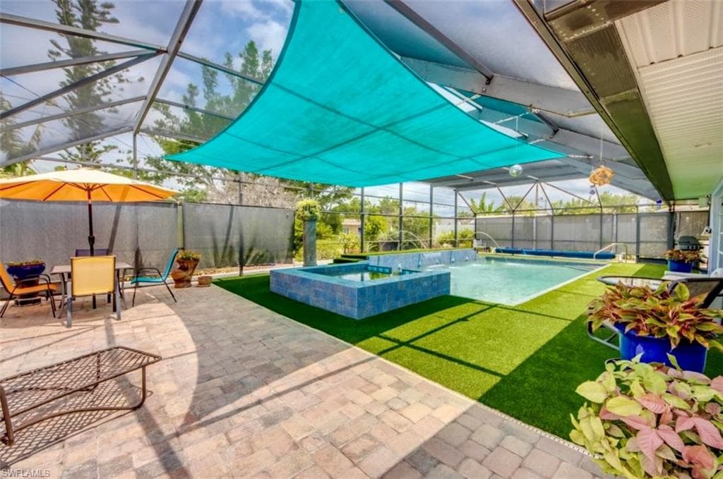 539 W Archer PKWY, CAPE CORAL FL 33904-22
