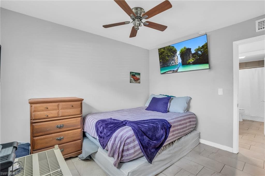 883 Coconut CIR E, NAPLES FL 34104-25