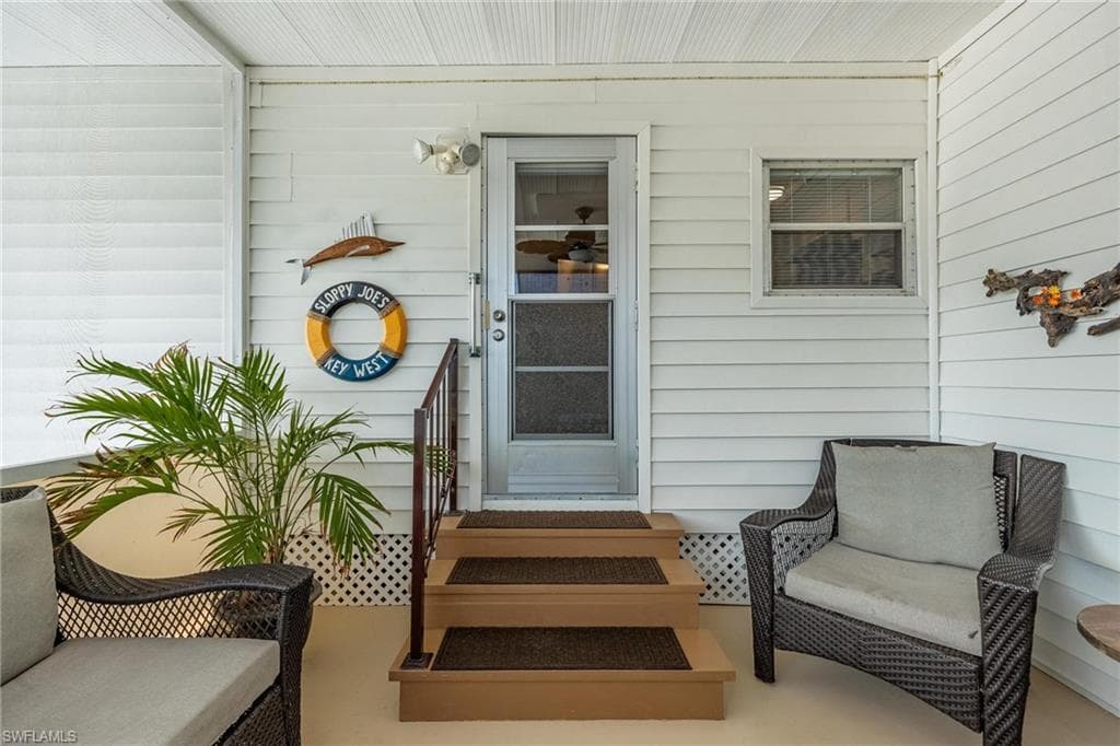 820 Peaceful DR, NORTH FORT MYERS FL 33917-5