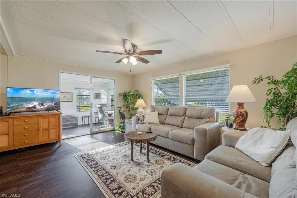 820 Peaceful DR, NORTH FORT MYERS FL 33917-19