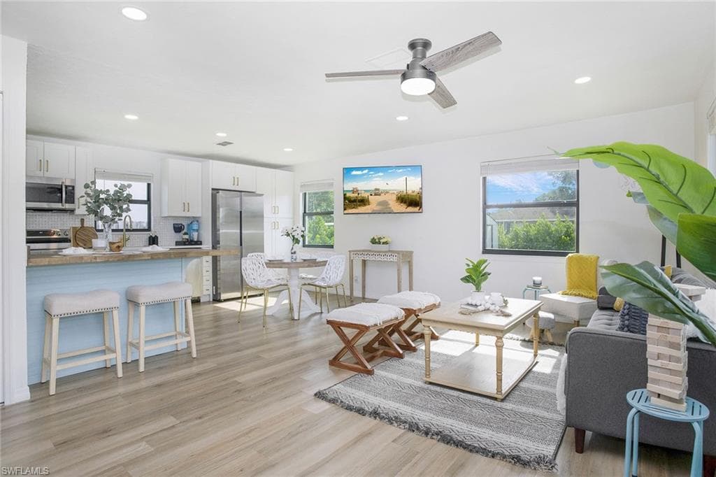 3455 Estey AVE, NAPLES FL 34104-1