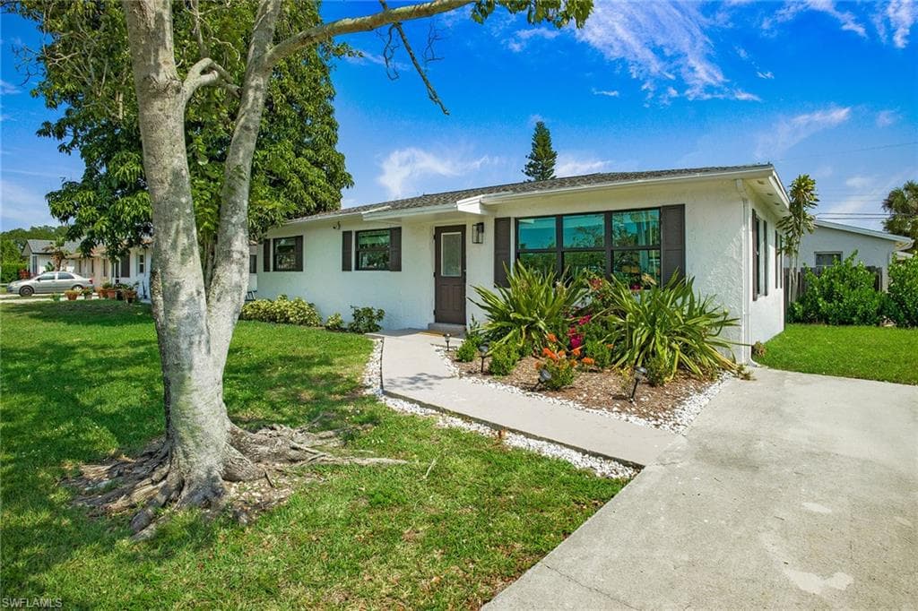 3455 Estey AVE, NAPLES FL 34104-17