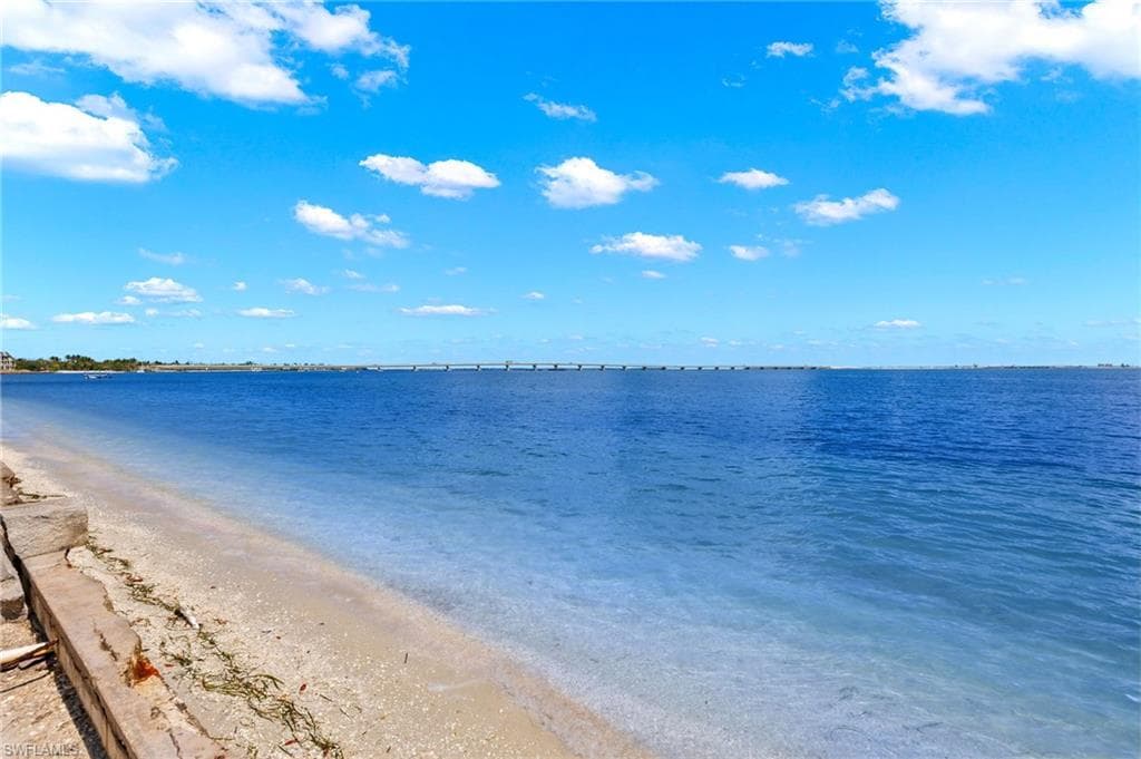 592 Lighthouse WAY, SANIBEL FL 33957-5