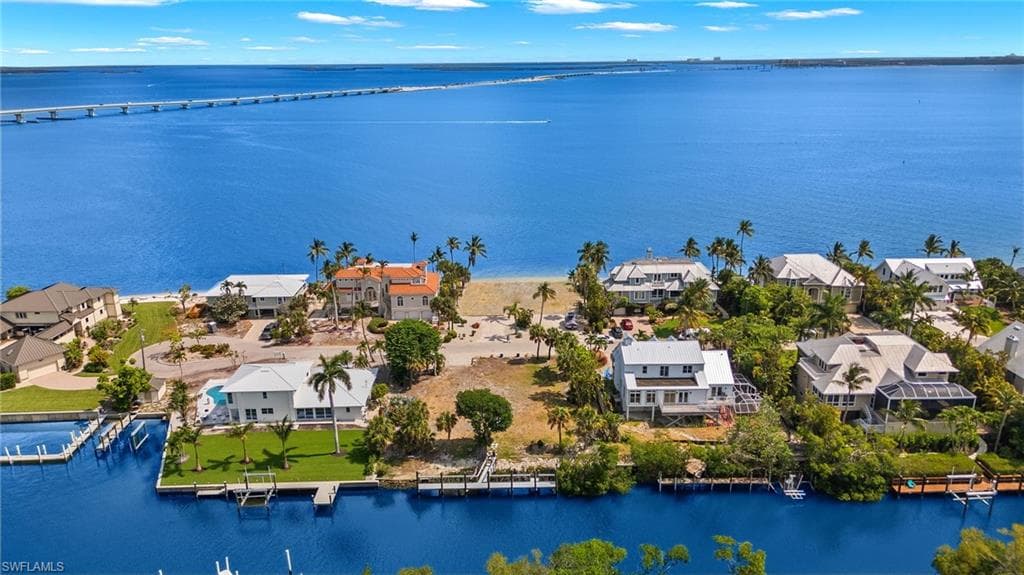 592 Lighthouse WAY, SANIBEL FL 33957-15