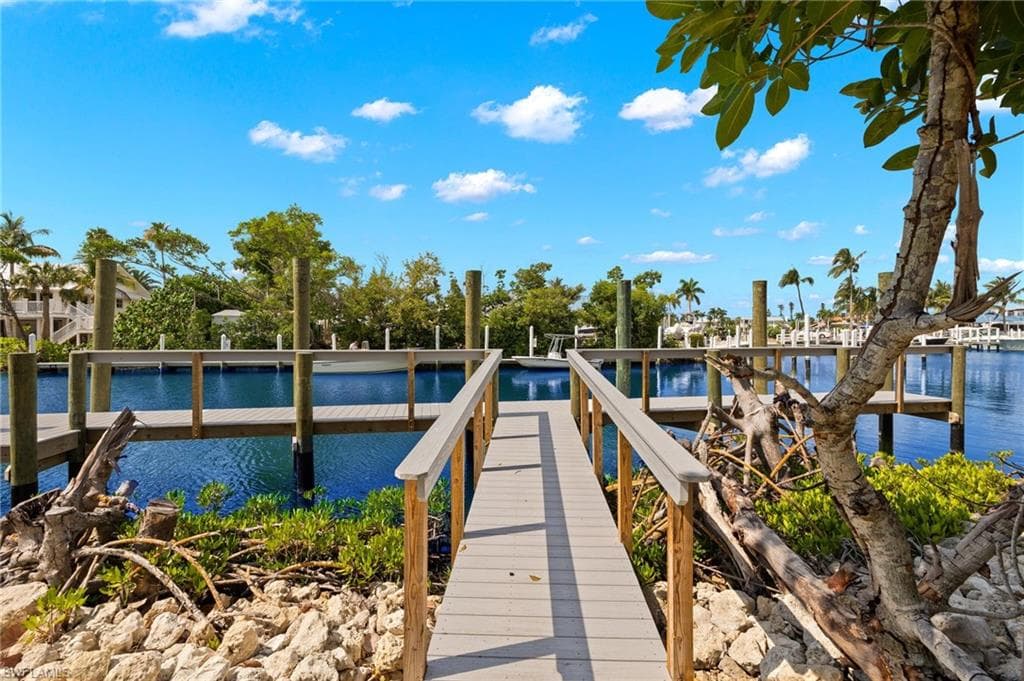 592 Lighthouse WAY, SANIBEL FL 33957-2
