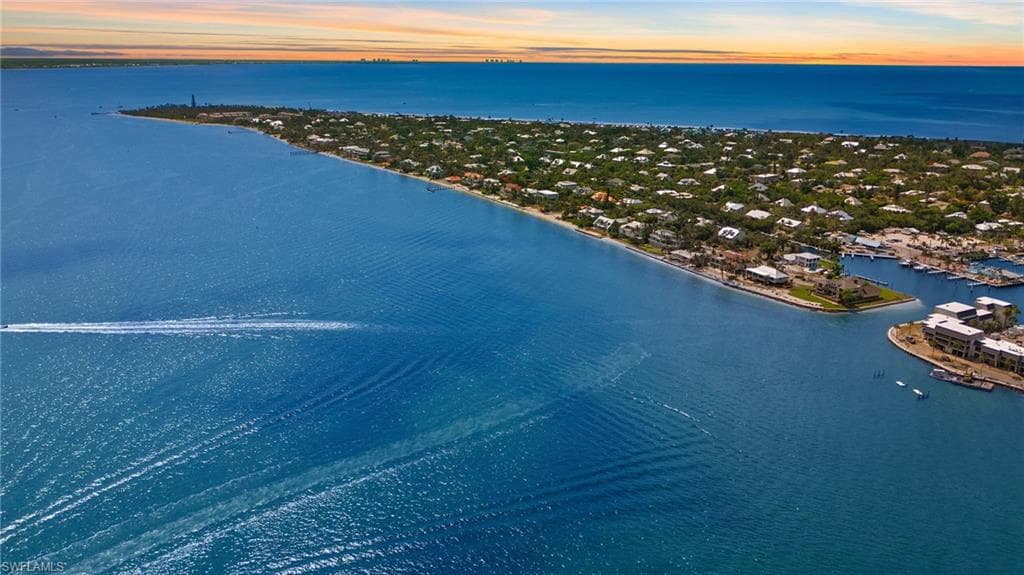592 Lighthouse WAY, SANIBEL FL 33957-9