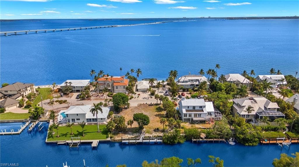 592 Lighthouse WAY, SANIBEL FL 33957-14