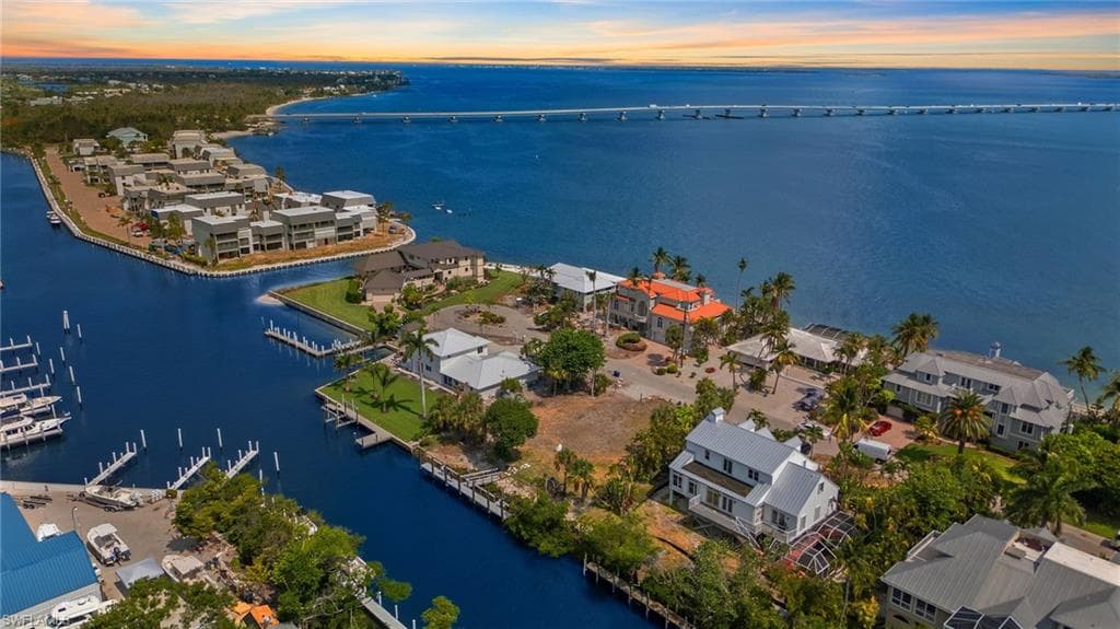592 Lighthouse WAY, SANIBEL FL 33957-18