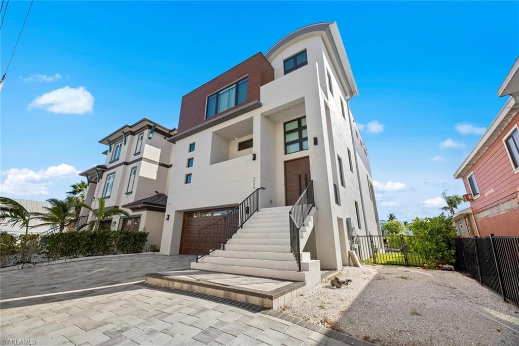 250 Crescent ST, FORT MYERS BEACH FL 33931-45