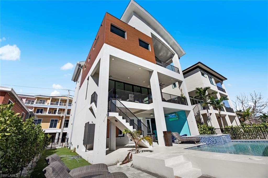 250 Crescent ST, FORT MYERS BEACH FL 33931-42